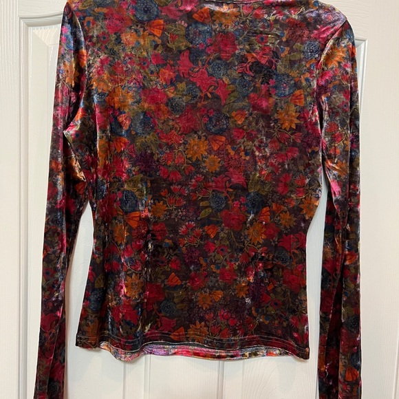NWT Size Large Natural Life Stretch Velvet Floral Square Neck Long Sleeve Top - Picture 3 of 3